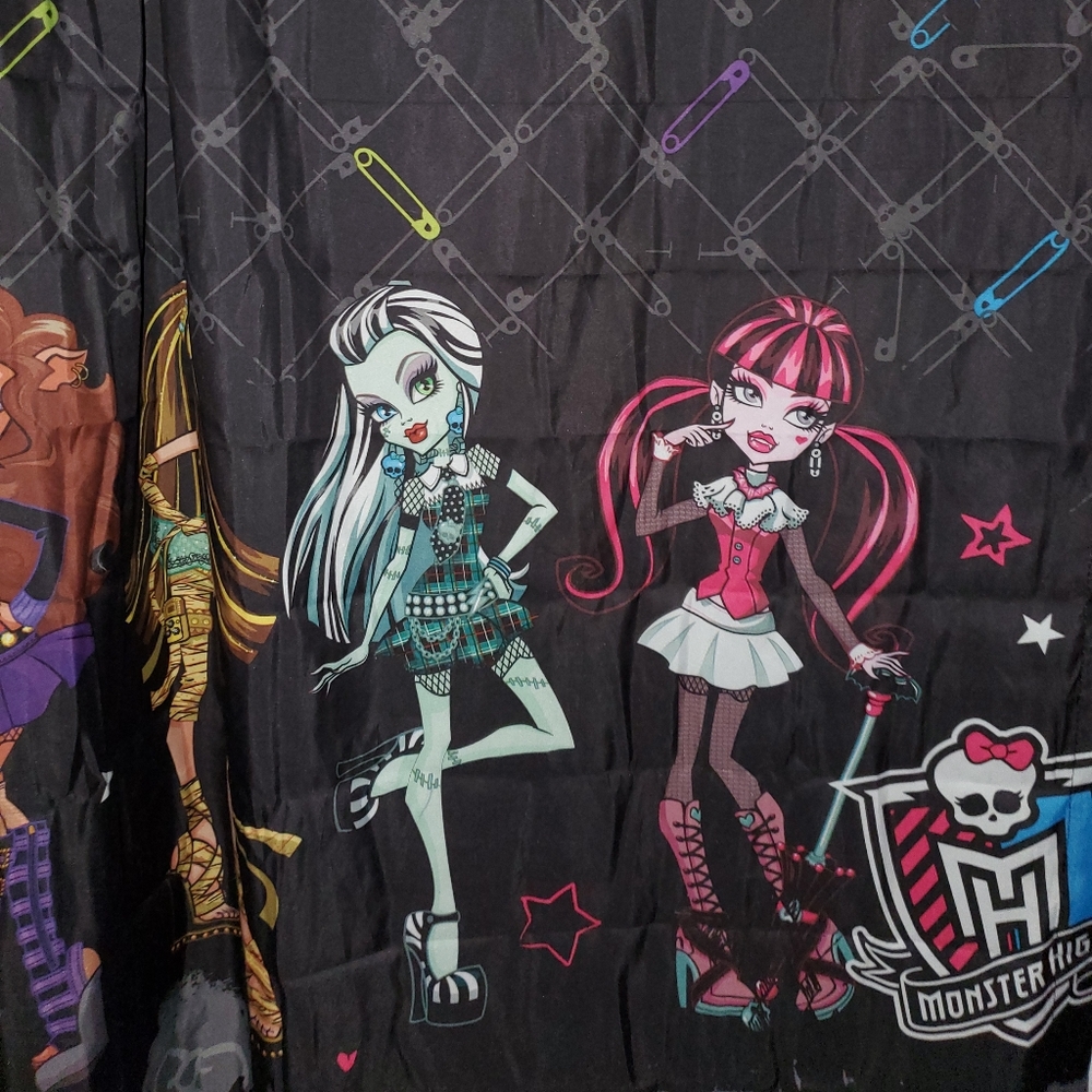 Monster high bedding and curtains